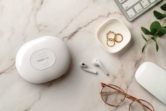 know labs gen-1 on table