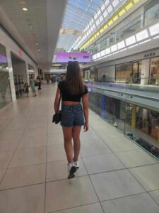 girl with diabetes